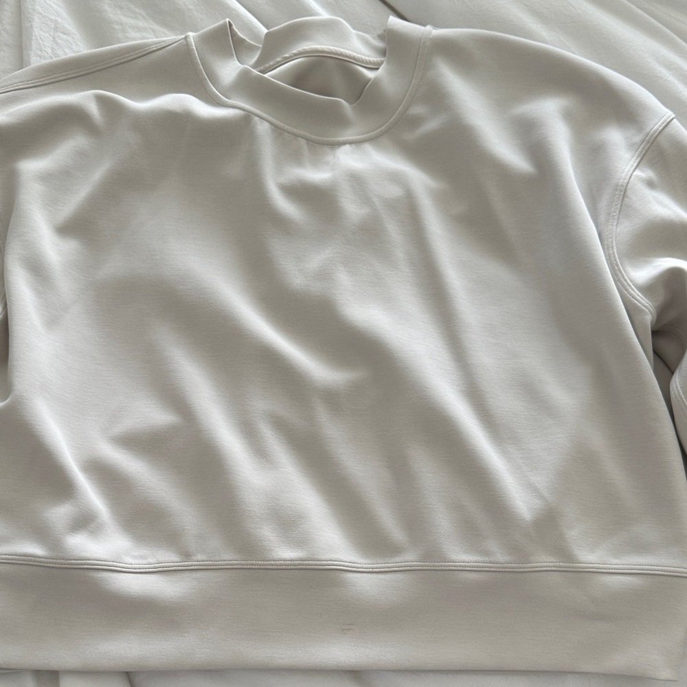 Lululemon sofstreme cropped  Crewneck Sweatshirt - Picture 2 of 6